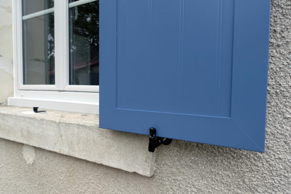 volet_alu_couleur_bleu_fenetre_pvc